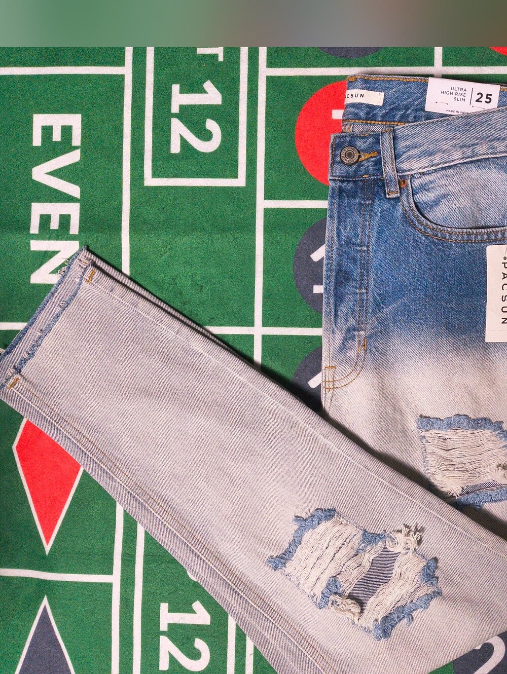 PacSun Ultra High Rise Slim Jeans 25 NWT Bleached Ripped Denim